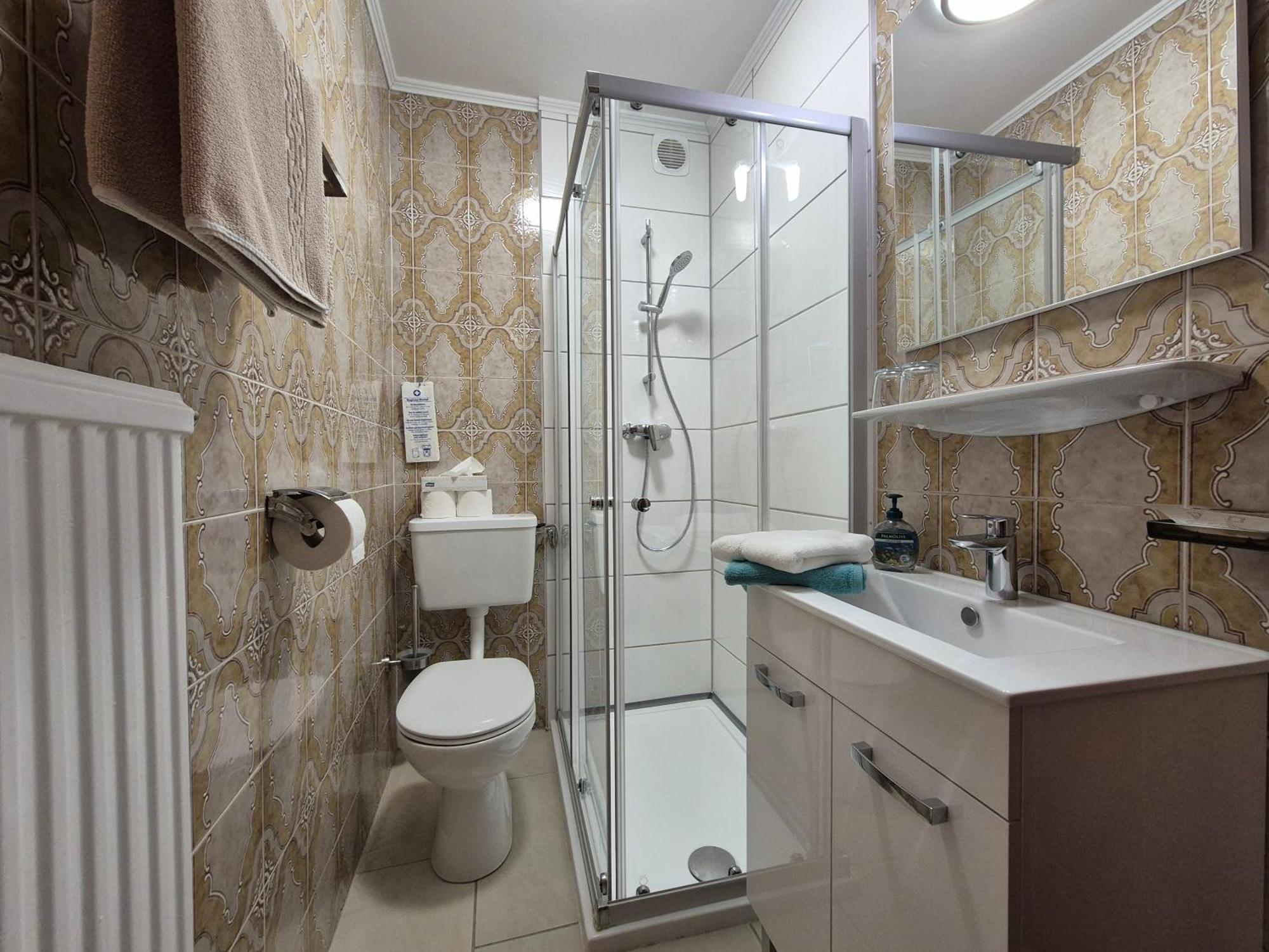 Hotel Garni Hutter Унтербург-ам-Клопайнер-Зее Экстерьер фото