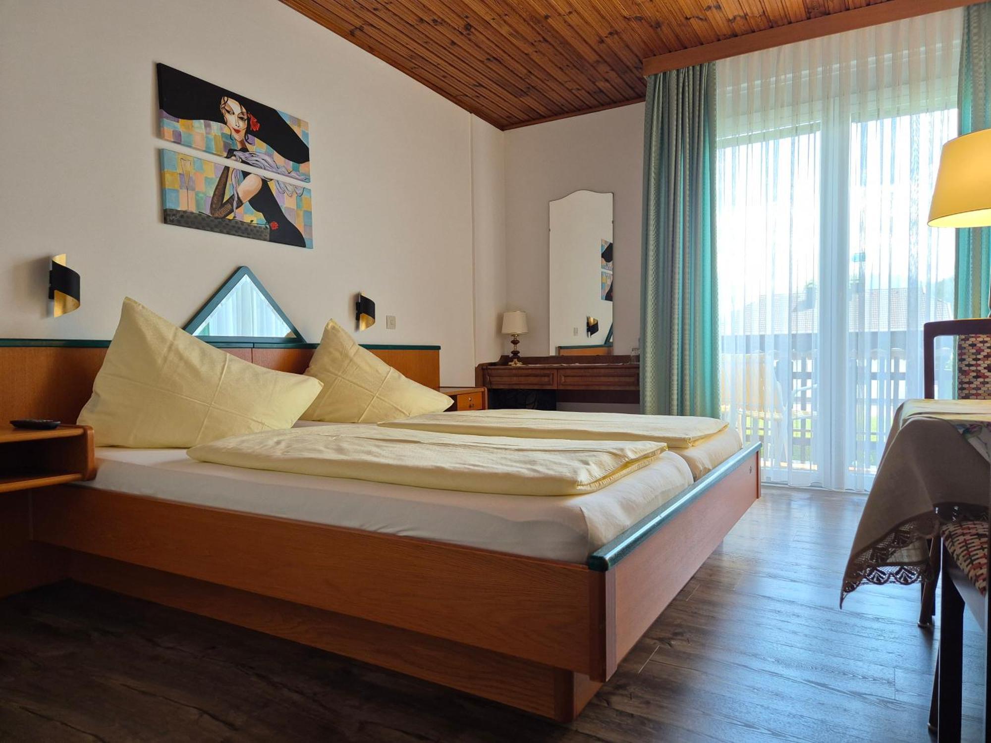 Hotel Garni Hutter Унтербург-ам-Клопайнер-Зее Экстерьер фото