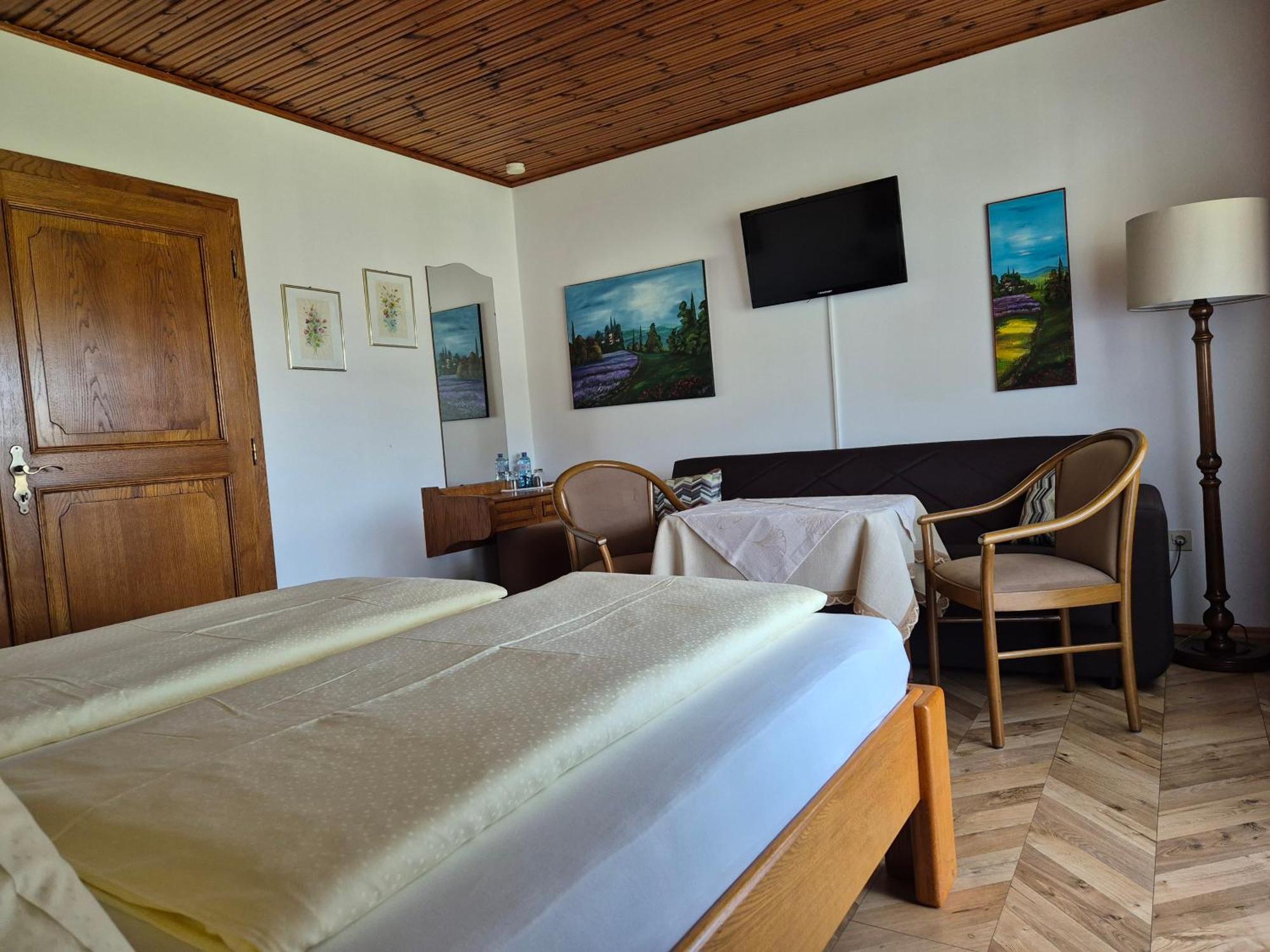 Hotel Garni Hutter Унтербург-ам-Клопайнер-Зее Экстерьер фото