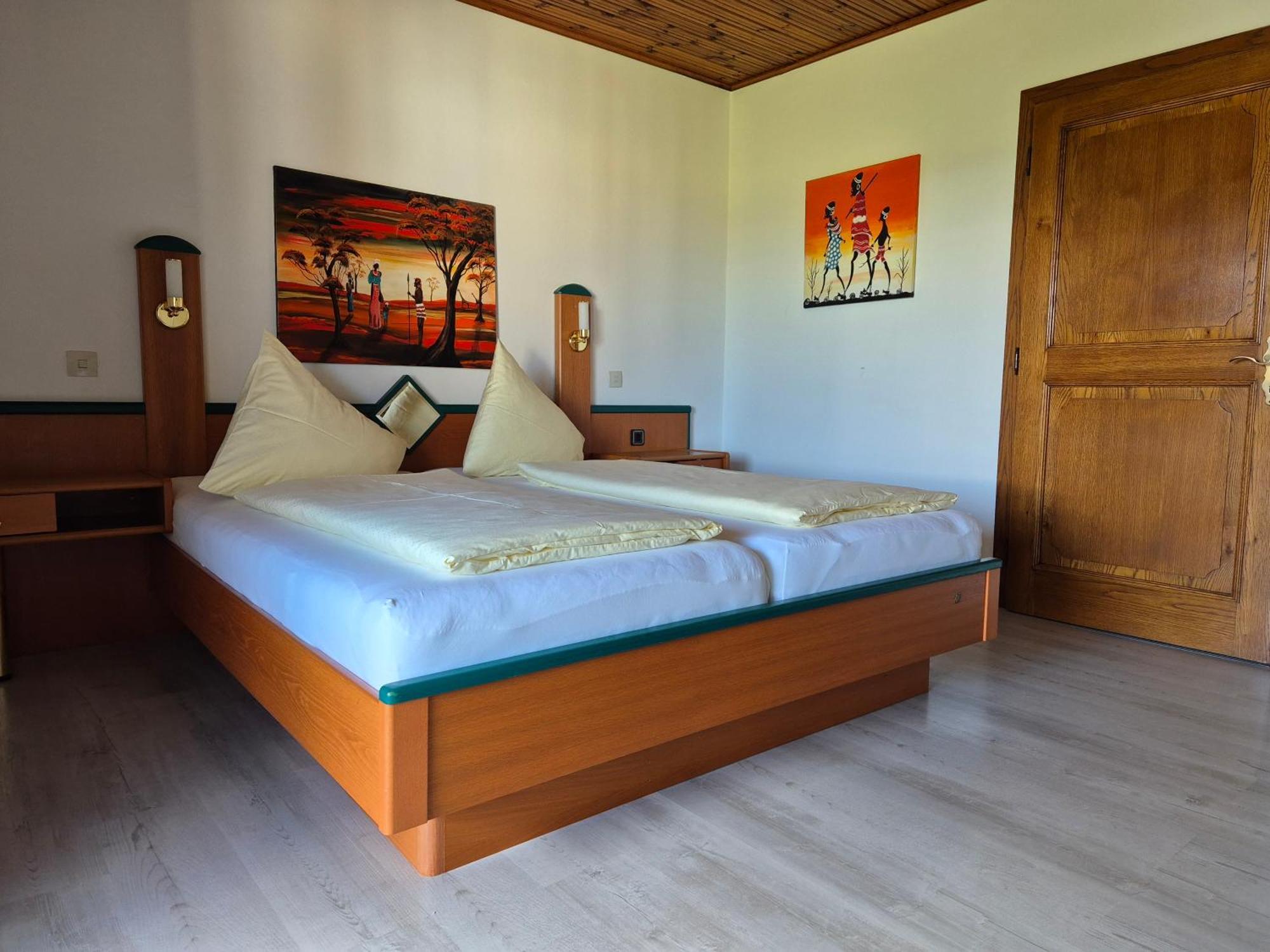 Hotel Garni Hutter Унтербург-ам-Клопайнер-Зее Номер фото
