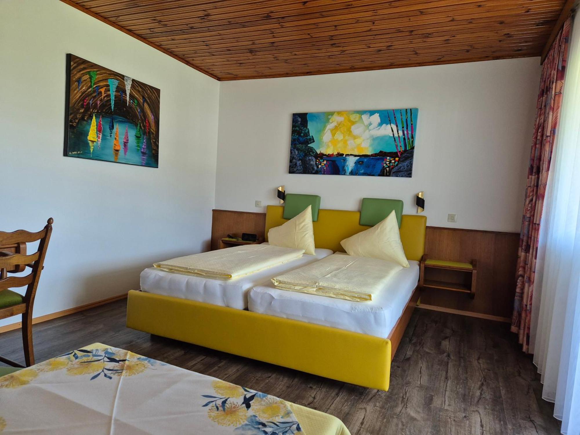 Hotel Garni Hutter Унтербург-ам-Клопайнер-Зее Номер фото